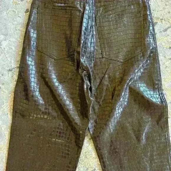 NWT Dynamite Gisele Straight Leg  Croco Faux Leather Pants in Mocha Madness - Picture 6 of 8